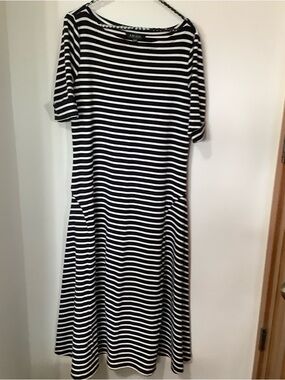 CHAPS: Black & White Striped Short Sleeve Fit-and-Flare Dress (NWOT)